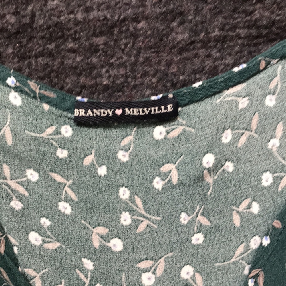 Brandy Melville Green Floral Wrap Crop - Picture 6 of 8